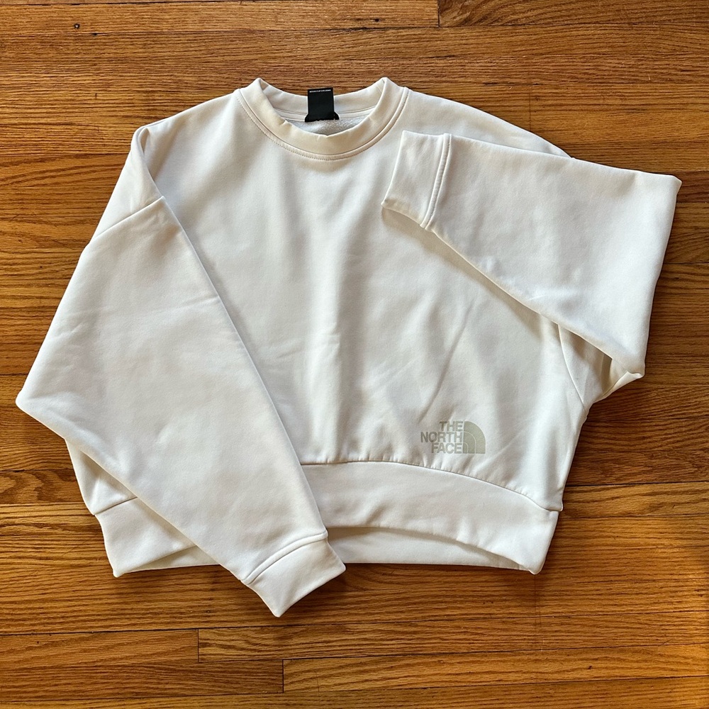 The North Face Women’s Dune Sky Cropped Crew Sweatshirt